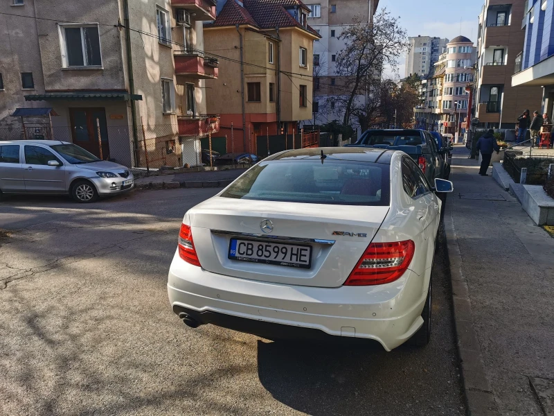 Mercedes-Benz C 180 Купе, снимка 2 - Автомобили и джипове - 49032608