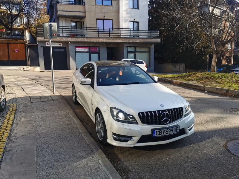 Mercedes-Benz C 180 Купе, снимка 1 - Автомобили и джипове - 49032608