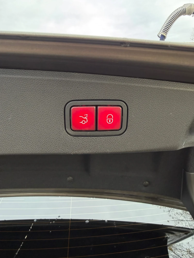 Mercedes-Benz E 500 4MATIC, снимка 15 - Автомобили и джипове - 52447088