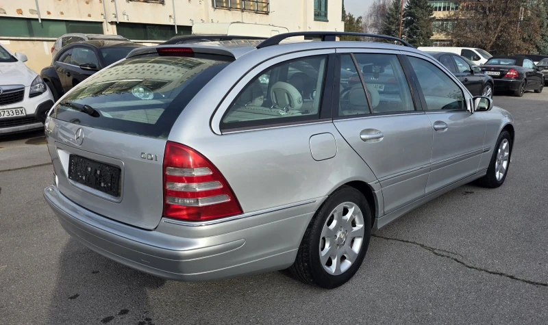 Mercedes-Benz C 220 Elegance, xenon, Harman/kardon, evro4, facelift , снимка 9 - Автомобили и джипове - 52845194