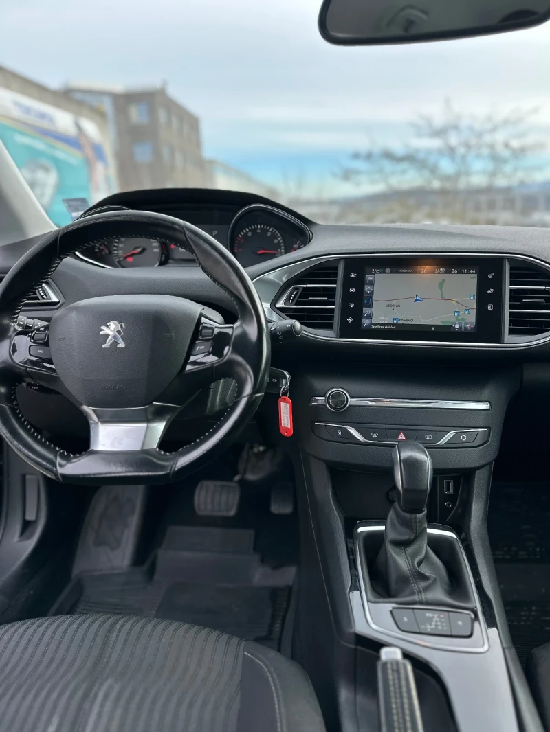 Peugeot 308 PEUGEOT 308SW 1.2i THP (130hp), снимка 11 - Автомобили и джипове - 53090862