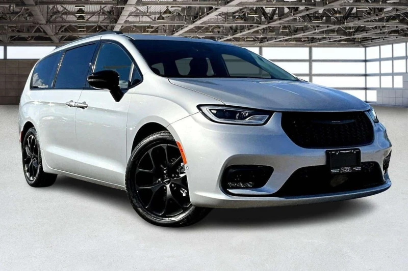 Chrysler Pacifica * Limited * CARFAX * БЕЗ ПЪРВОНАЧАЛНА ВНОСКА, снимка 11 - Автомобили и джипове - 53183196