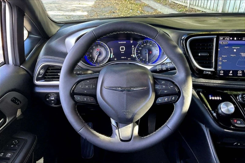 Chrysler Pacifica * Limited * CARFAX * БЕЗ ПЪРВОНАЧАЛНА ВНОСКА, снимка 5 - Автомобили и джипове - 53183196