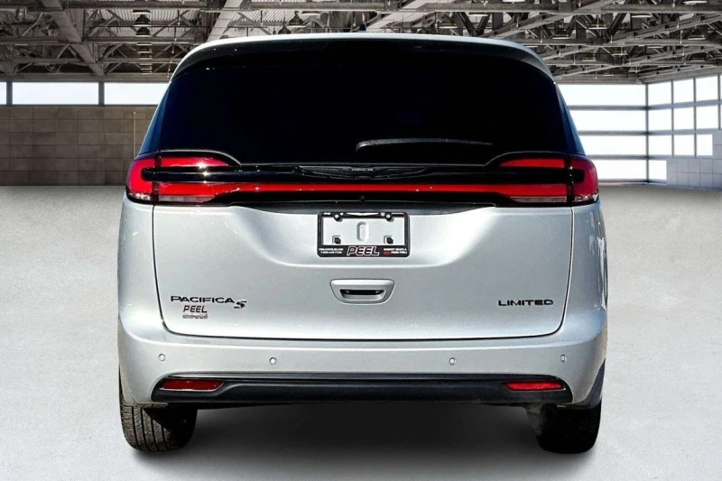 Chrysler Pacifica * Limited * CARFAX * БЕЗ ПЪРВОНАЧАЛНА ВНОСКА, снимка 4 - Автомобили и джипове - 53183196