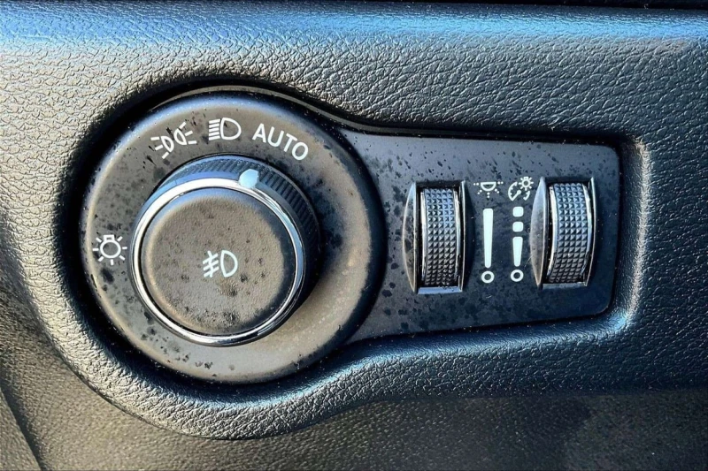 Chrysler Pacifica * Limited * CARFAX * БЕЗ ПЪРВОНАЧАЛНА ВНОСКА, снимка 16 - Автомобили и джипове - 53183196