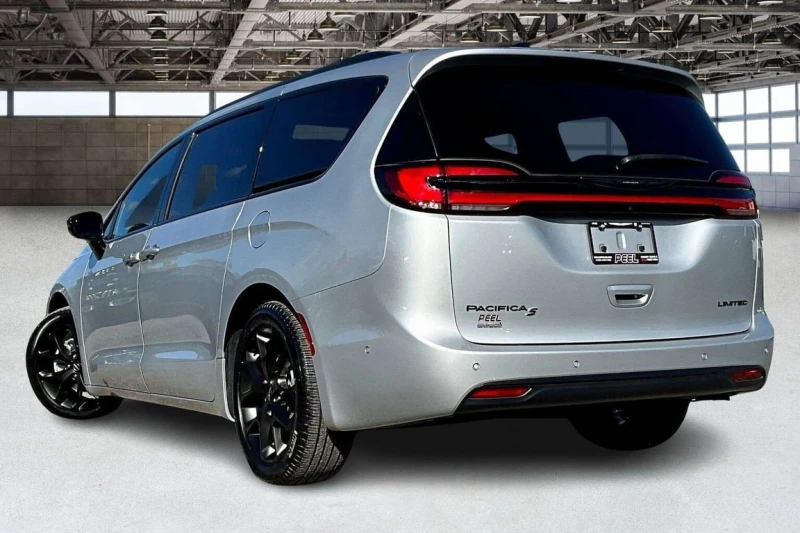 Chrysler Pacifica * Limited * CARFAX * БЕЗ ПЪРВОНАЧАЛНА ВНОСКА, снимка 12 - Автомобили и джипове - 53183196