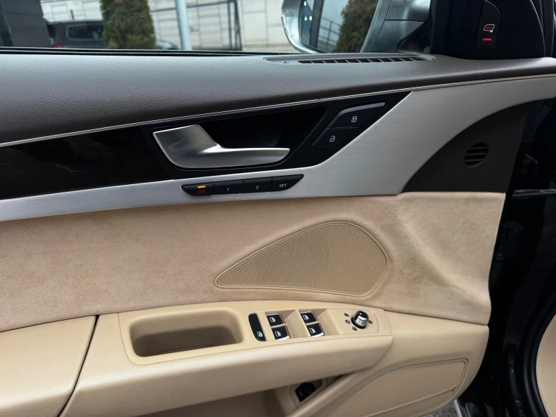 Audi A8 4.2TDI<S8 optic-Matrix-Camera-Distronic, снимка 14 - Автомобили и джипове - 56188599