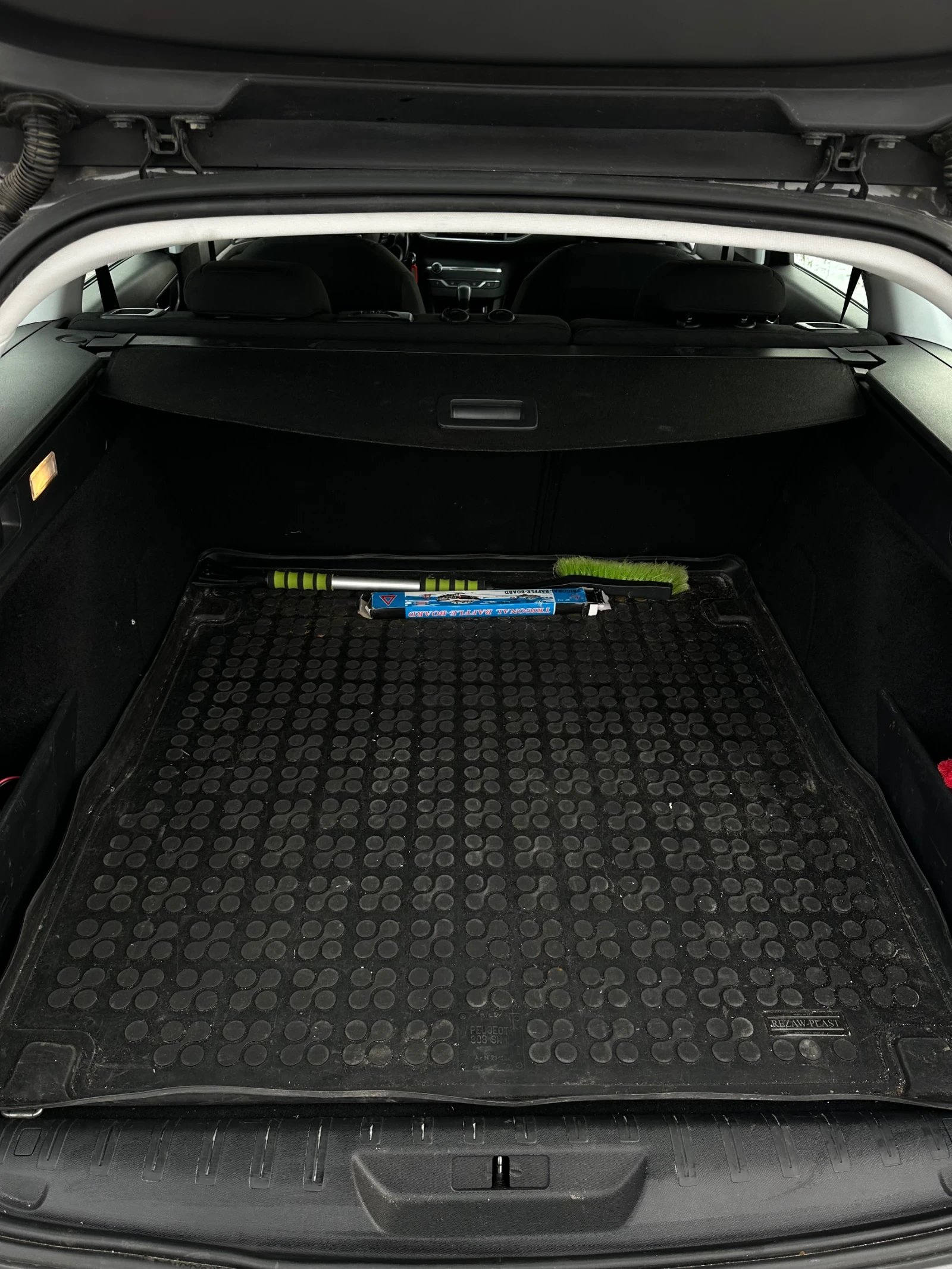 Peugeot 308 PEUGEOT 308SW 1.2i THP (130hp) | Mobile.bg � ����������� 17