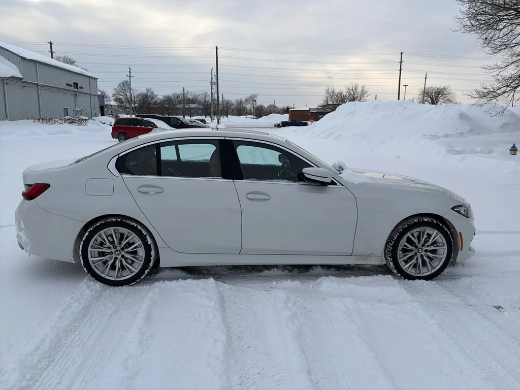 BMW 330 * xDrive * CARFAX * БЕЗ ПЪРВОНАЧАЛНА ВНОСКА - изображение 3