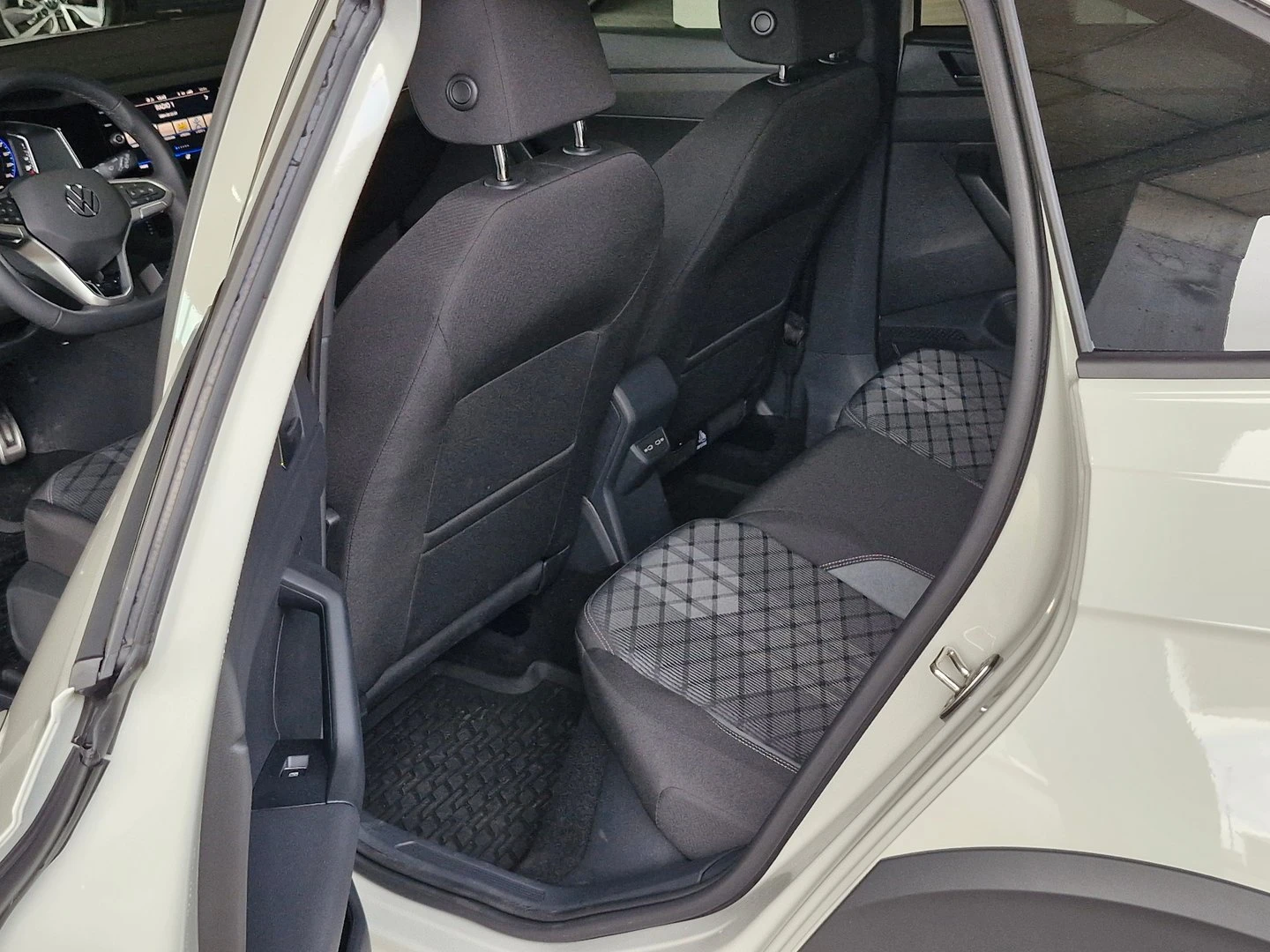 VW Taigo R-Line | Mobile.bg � ����������� 5