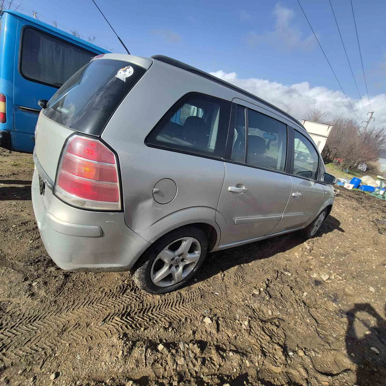 Opel Zafira, снимка 10 - Автомобили и джипове - 54122127