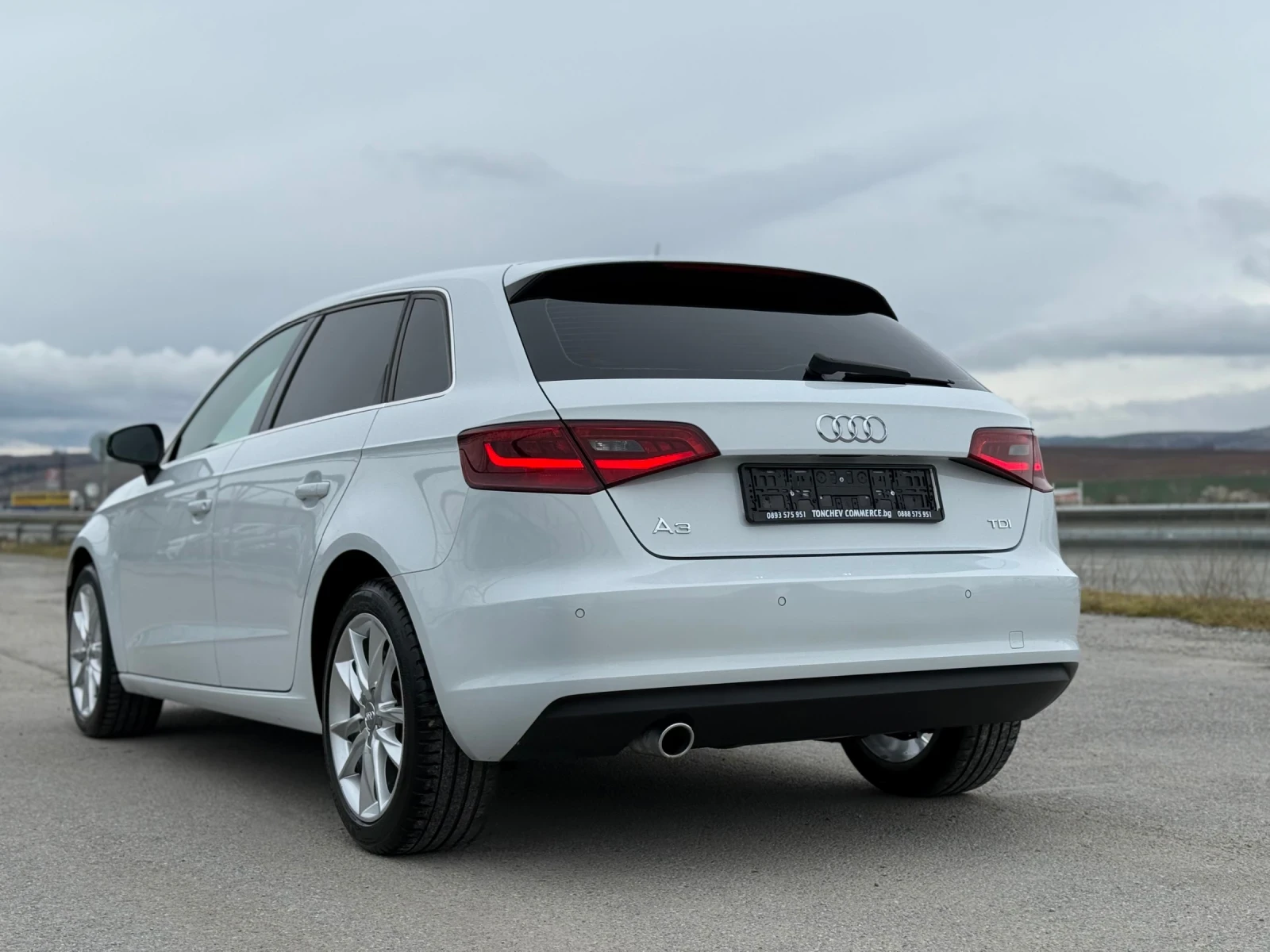 Audi A3 1.6-TDI-LED-XENON-BI XENON-TOP-KOJA-PARKTRONIK, снимка 4 - Автомобили и джипове - 54062366