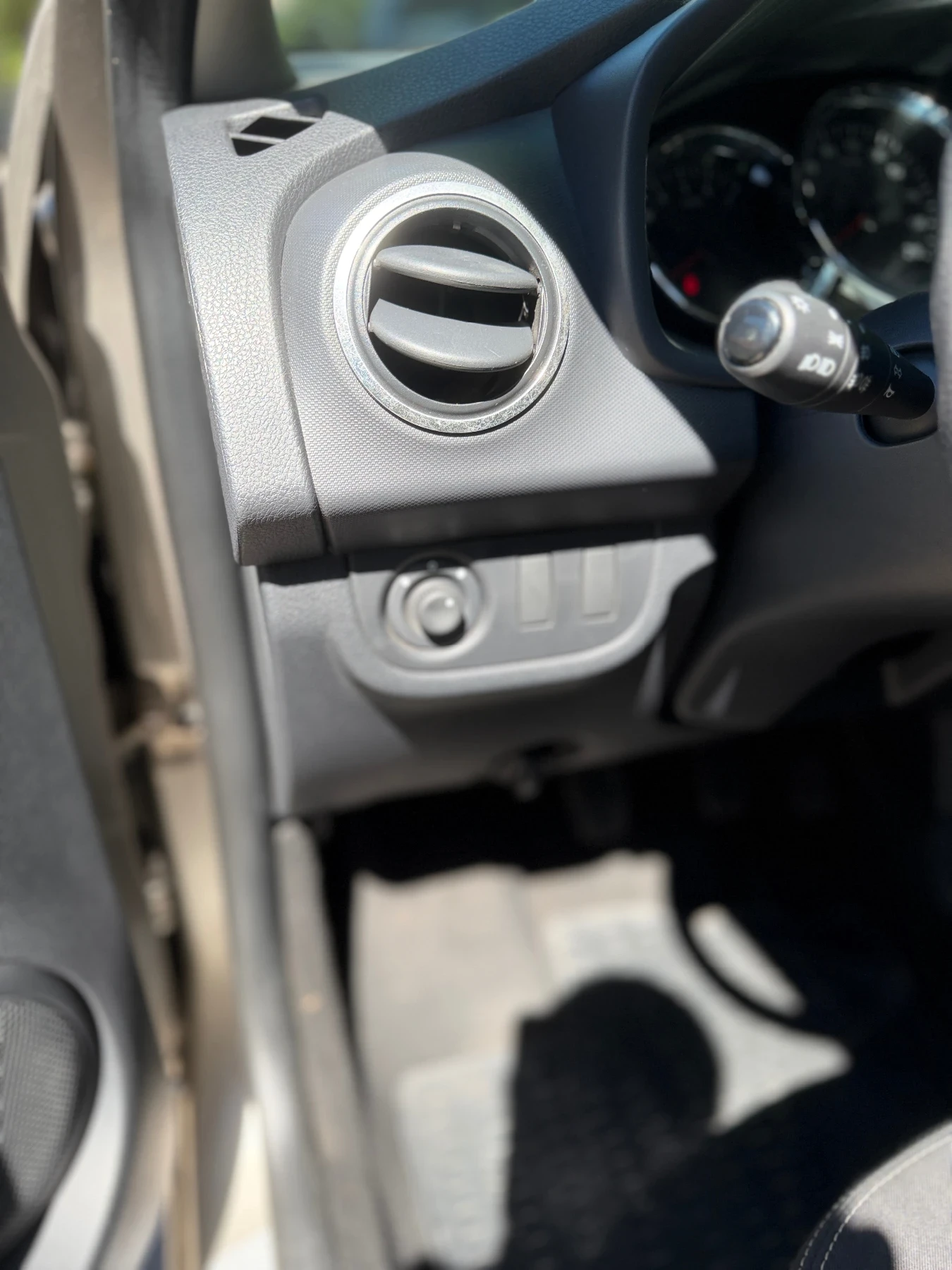 Dacia Sandero, снимка 13 - Автомобили и джипове - 54320342