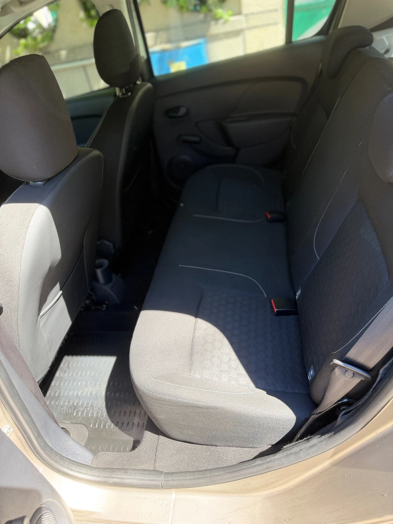 Dacia Sandero, снимка 10 - Автомобили и джипове - 54320342