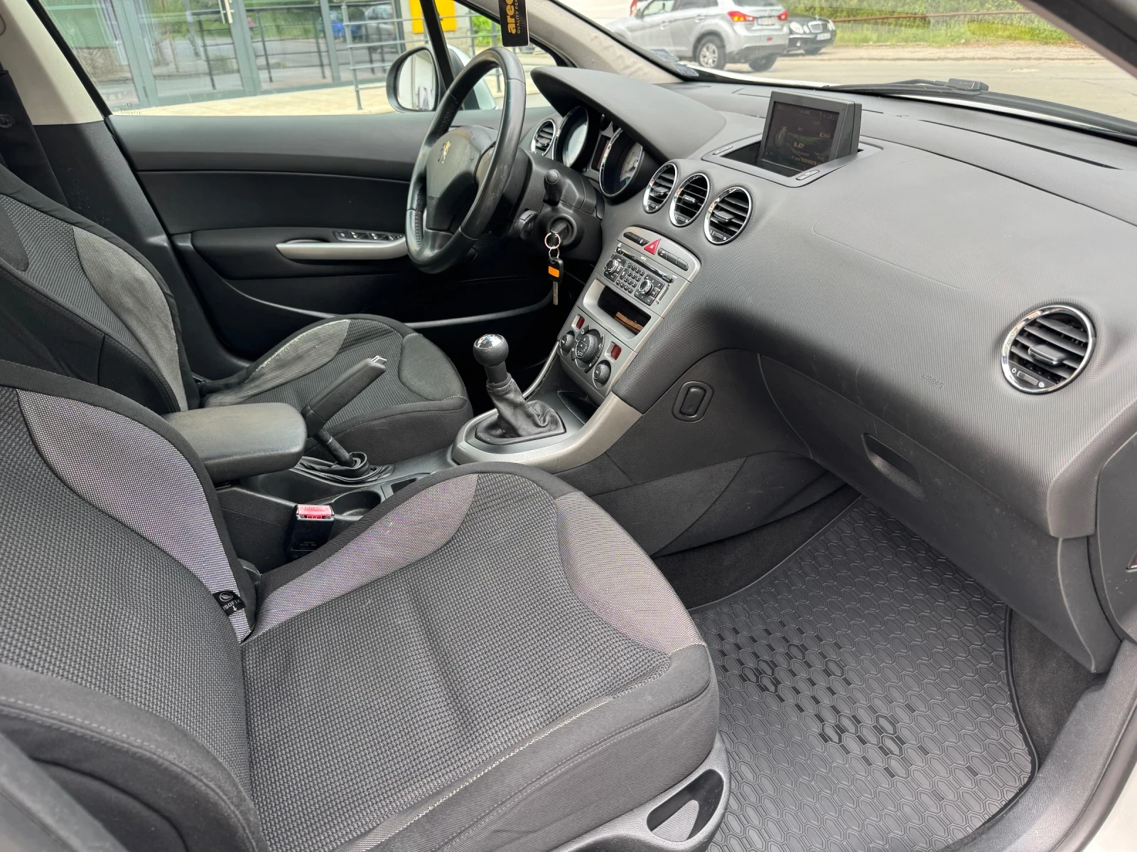 Peugeot 308 Хечбек 308 HDI , снимка 9 - Автомобили и джипове - 54457839