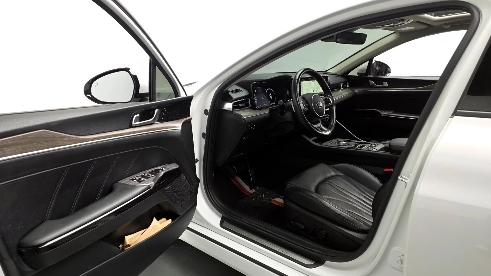 Kia K5 2.0 LPI Signature | Panorama | HUD | 360 Camera, снимка 10 - Автомобили и джипове - 54614284