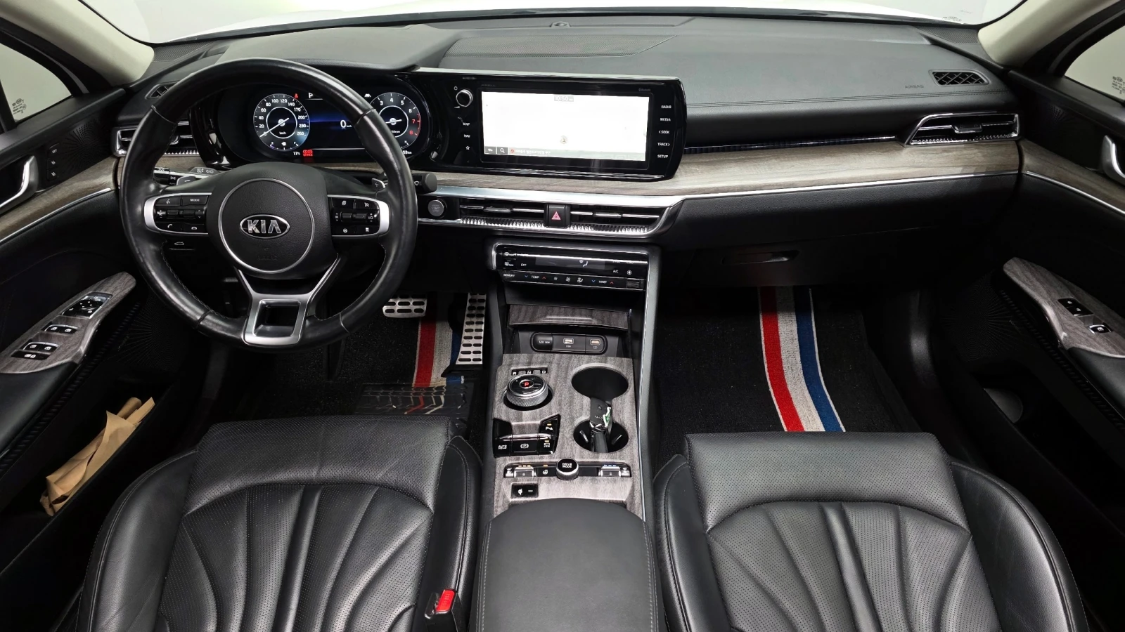Kia K5 2.0 LPI Signature | Panorama | HUD | 360 Camera, снимка 7 - Автомобили и джипове - 54614284