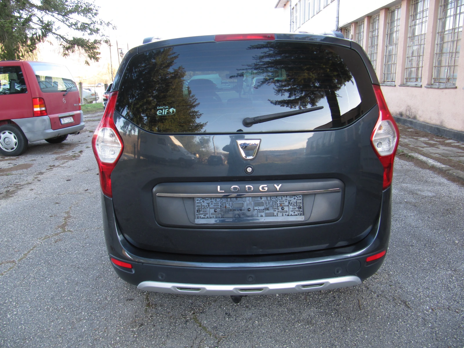 Dacia Lodgy 1.5dci STEPWAY 7места euro6, снимка 4 - Автомобили и джипове - 54633737
