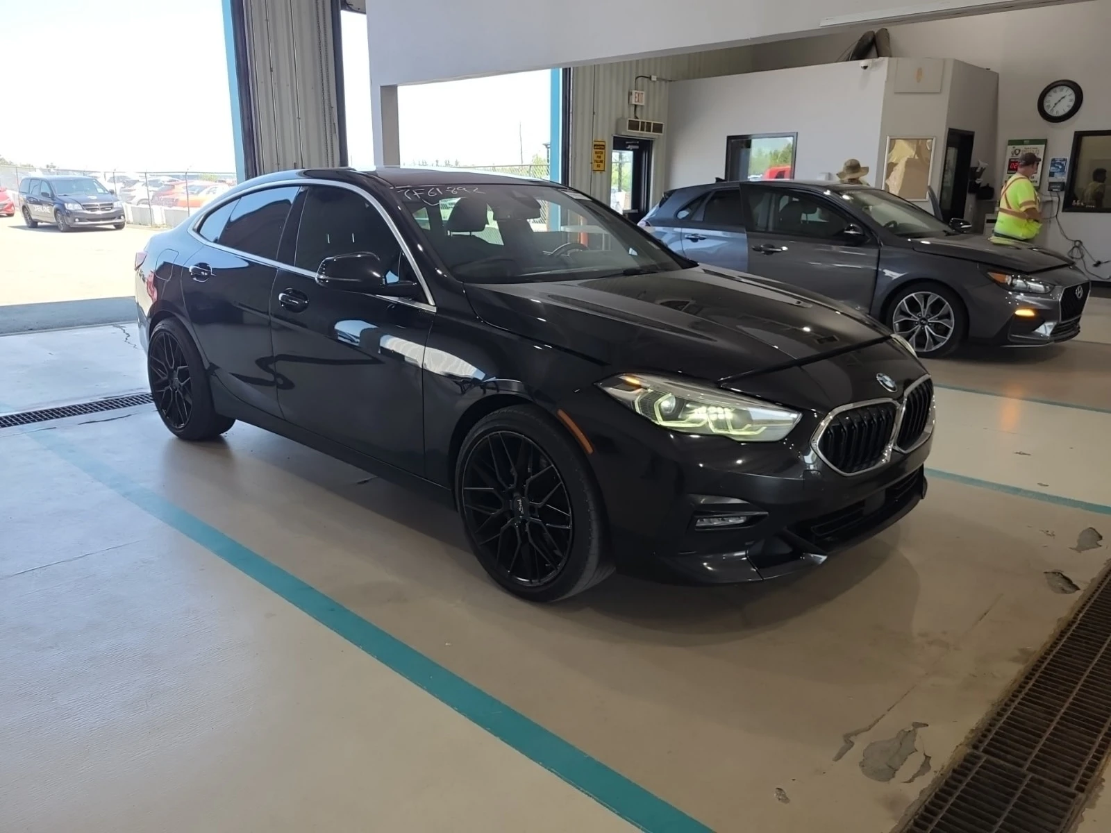 BMW 228  Gran Coupe 228i Xdrive / CARFAX / ДИСТРОНИК , снимка 3 - Автомобили и джипове - 55846840