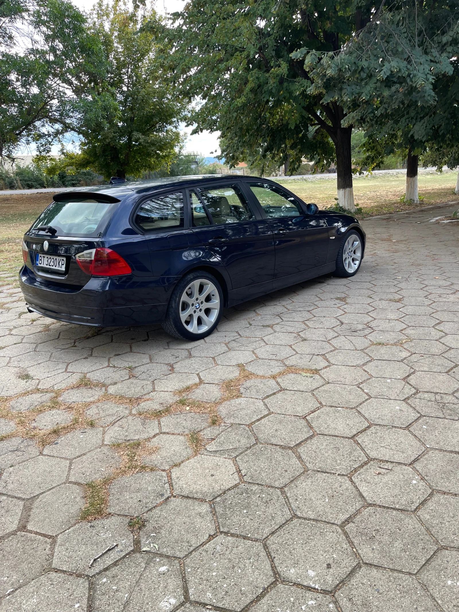 BMW 320 2.0, снимка 4 - Автомобили и джипове - 56085165