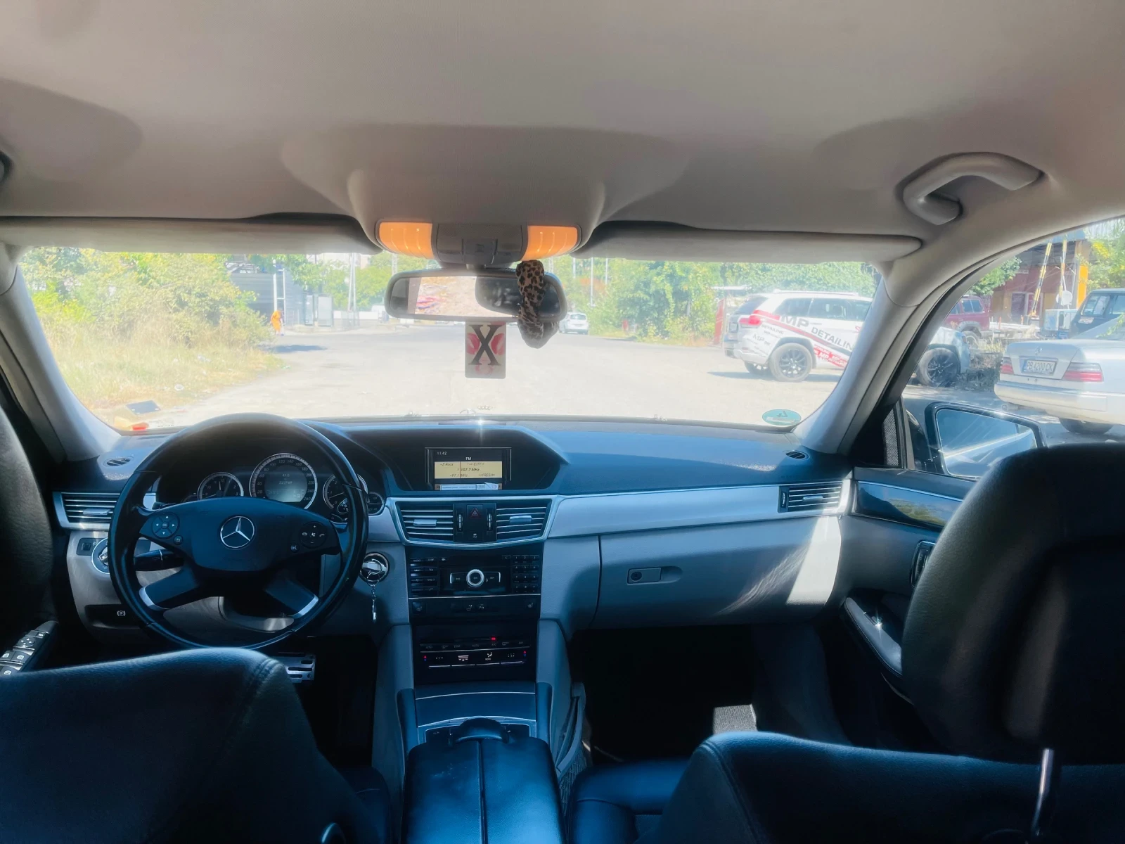 Mercedes-Benz E 350, снимка 11 - Автомобили и джипове - 56090372