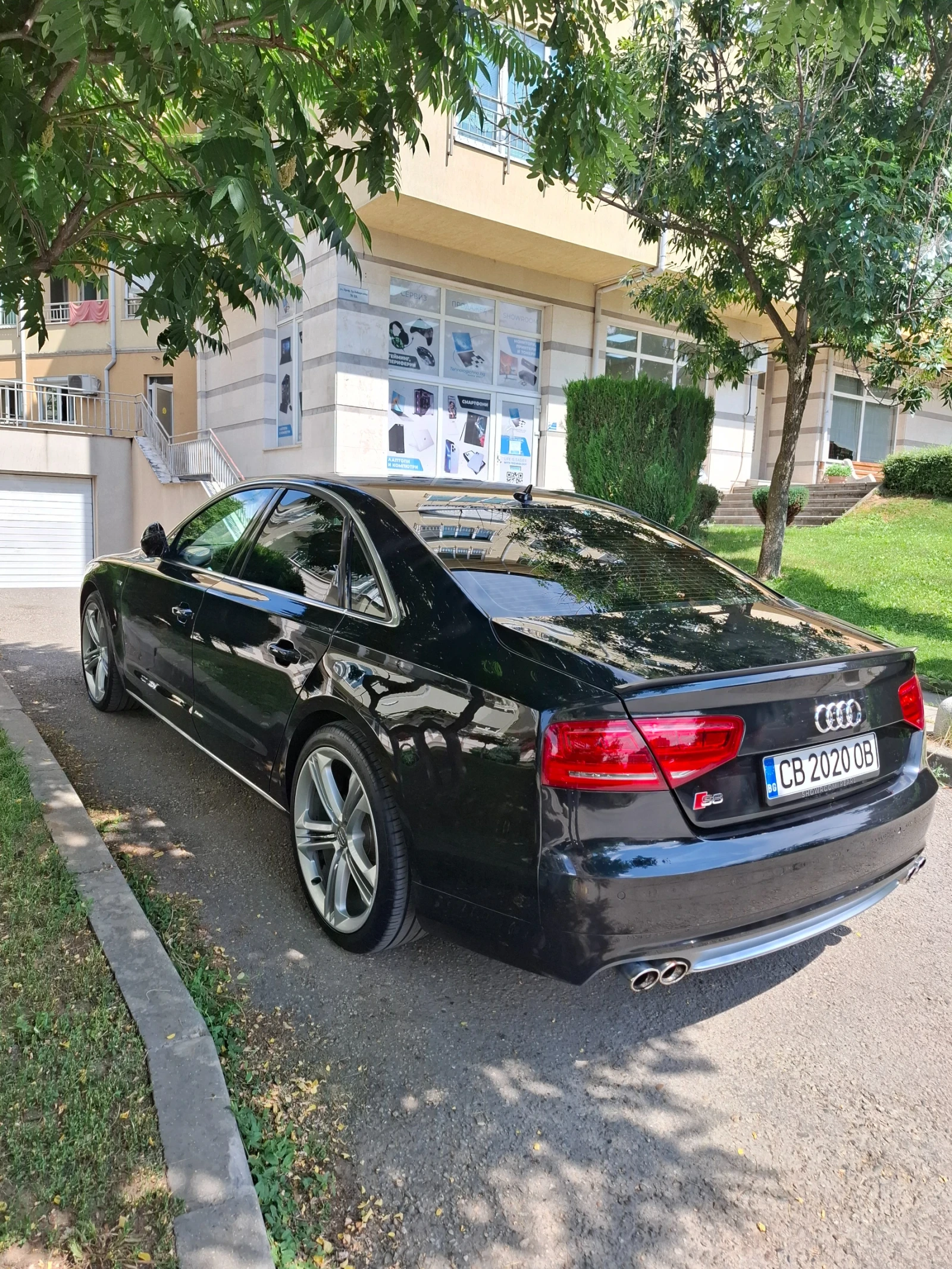 Audi A8 4.2TDI<S8 optic-Matrix-Camera-Distronic, снимка 4 - Автомобили и джипове - 56188599