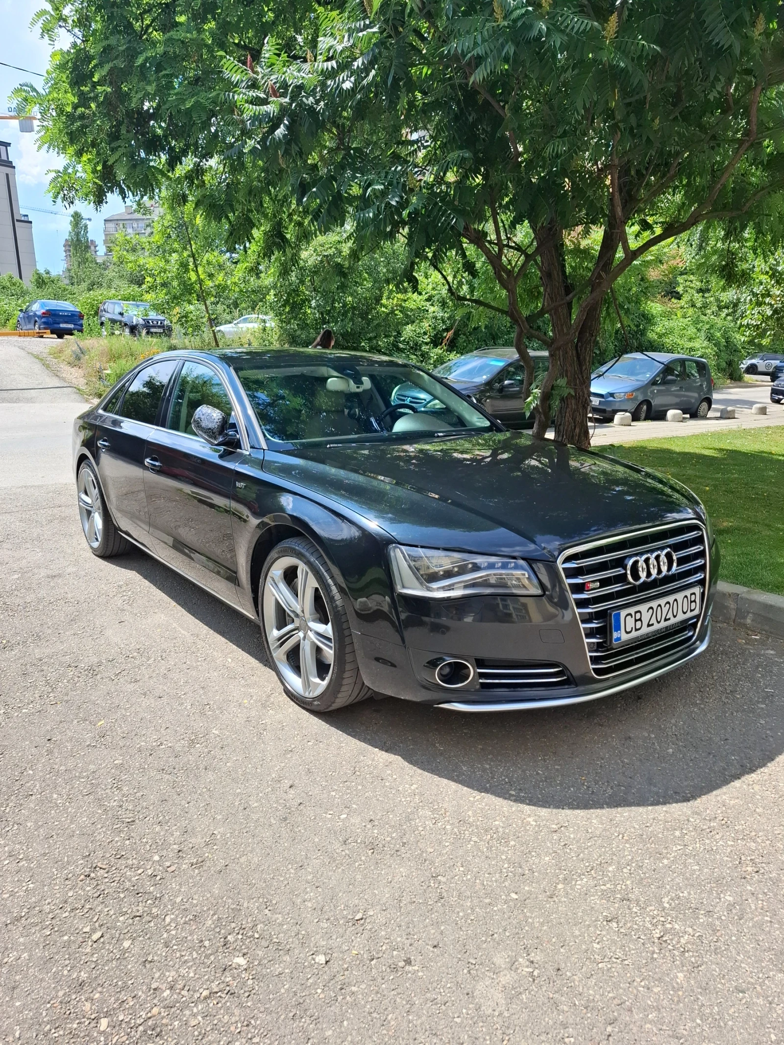 Audi A8 4.2TDI<S8 optic-Matrix-Camera-Distronic, снимка 5 - Автомобили и джипове - 56188599