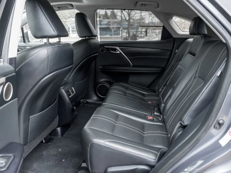 Lexus RX * АВТО КРЕДИТ* ЦЕНА ДО БГ * СЕРВИЗНА ИСТОРИЯ * , снимка 12 - Автомобили и джипове - 53495681