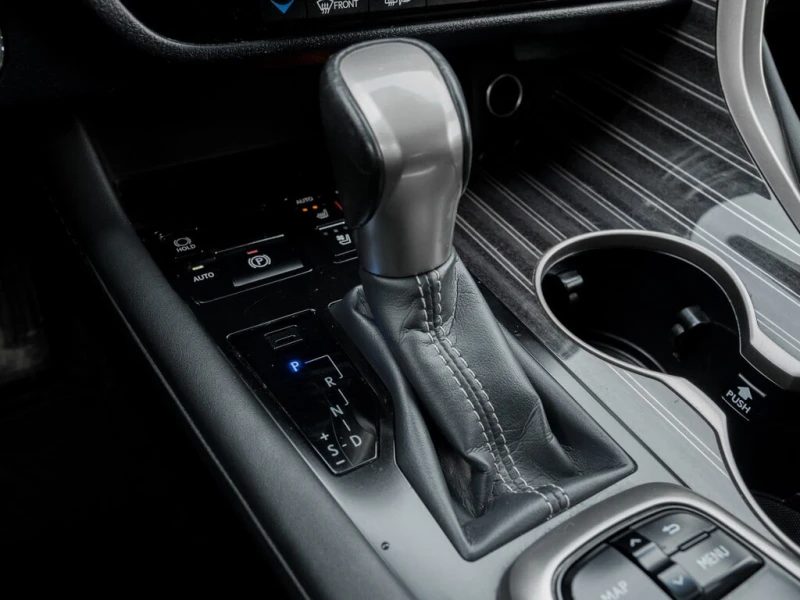 Lexus RX * АВТО КРЕДИТ* ЦЕНА ДО БГ * СЕРВИЗНА ИСТОРИЯ * , снимка 14 - Автомобили и джипове - 53495681