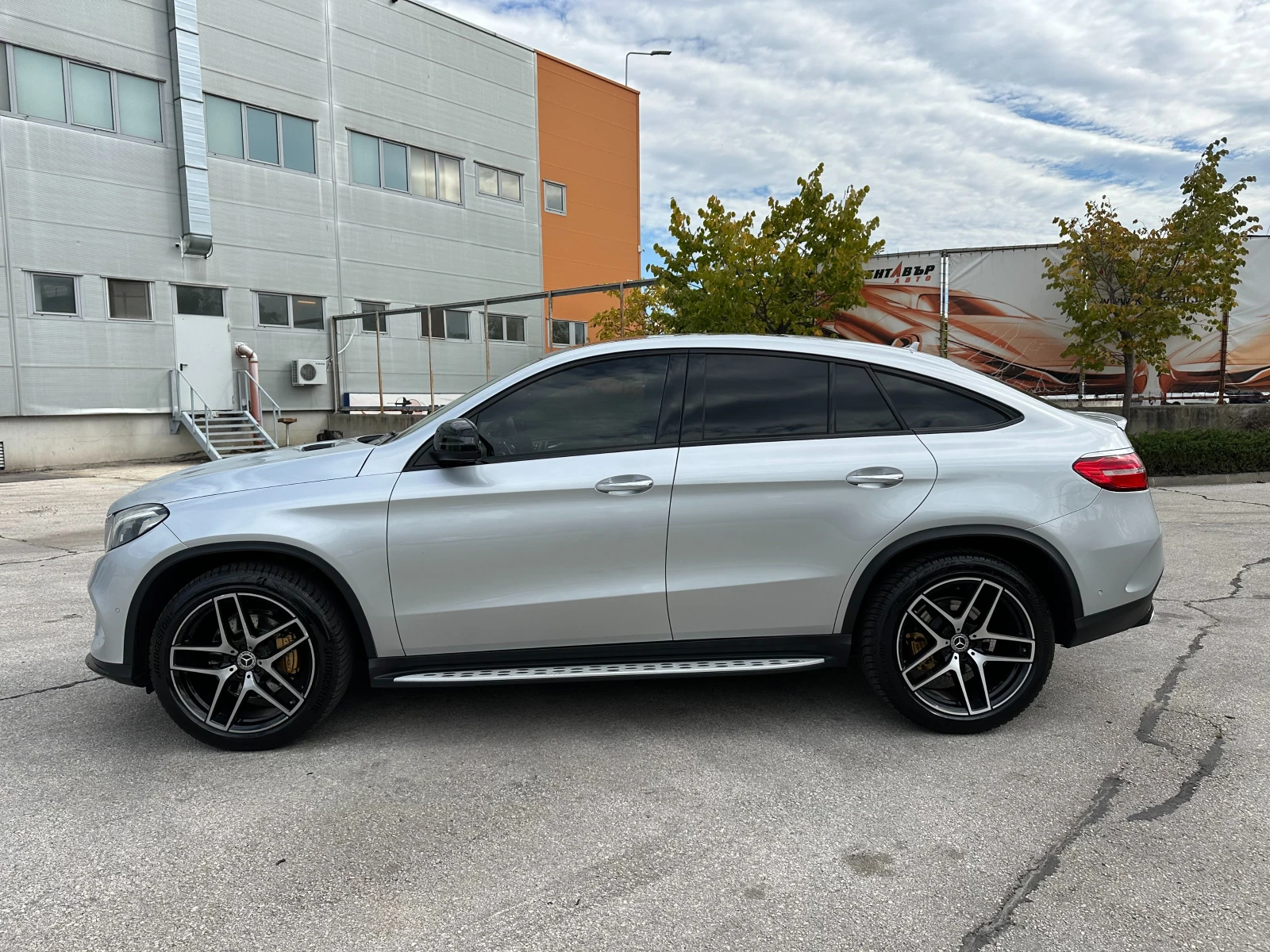 Mercedes-Benz GLE 350 AMG* PANO* 9G Tronic! - изображение 2