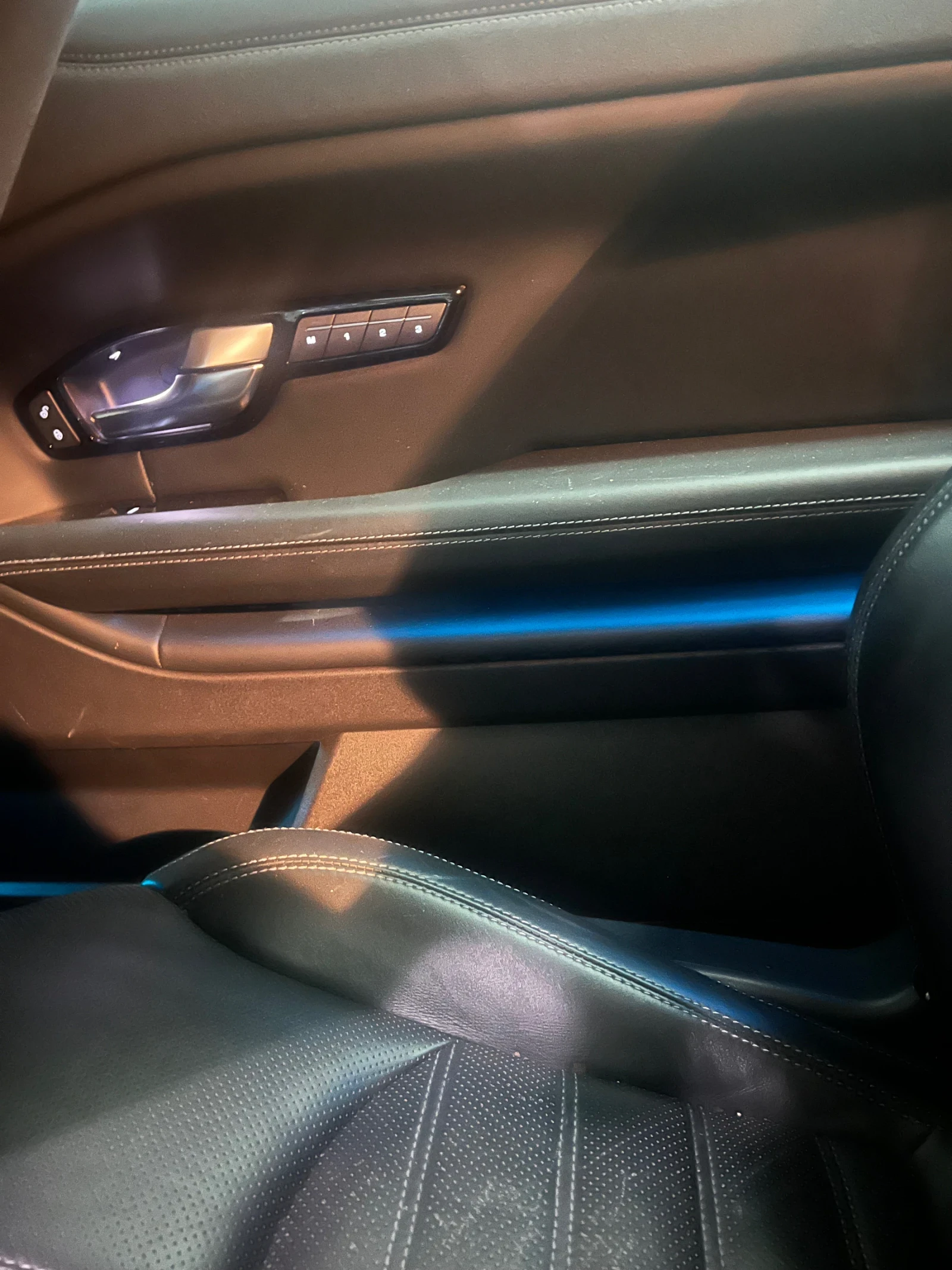 Land Rover Range Rover Evoque Face lift R Dynamic 4x4 hse180к.с9 скорсти | Mobile.bg — изображение 12