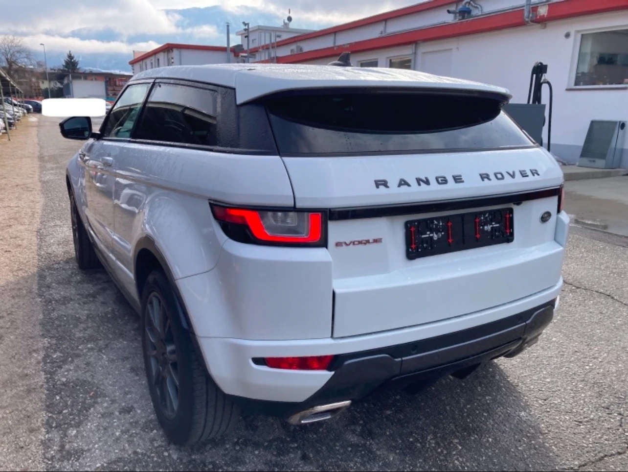 Land Rover Range Rover Evoque Face lift R Dynamic sd4 hse180к.с9 скорсти - изображение 4
