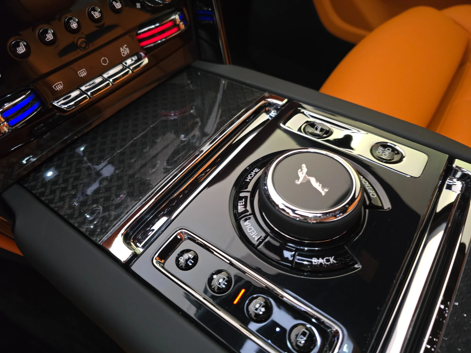 Rolls-Royce Cullinan Black Badge - изображение 7