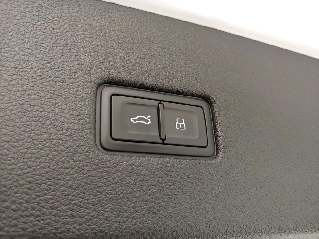 Audi Q8 * S Line quattro Prestige * CARFAX * ��� ��������� | Mobile.bg � ����������� 16