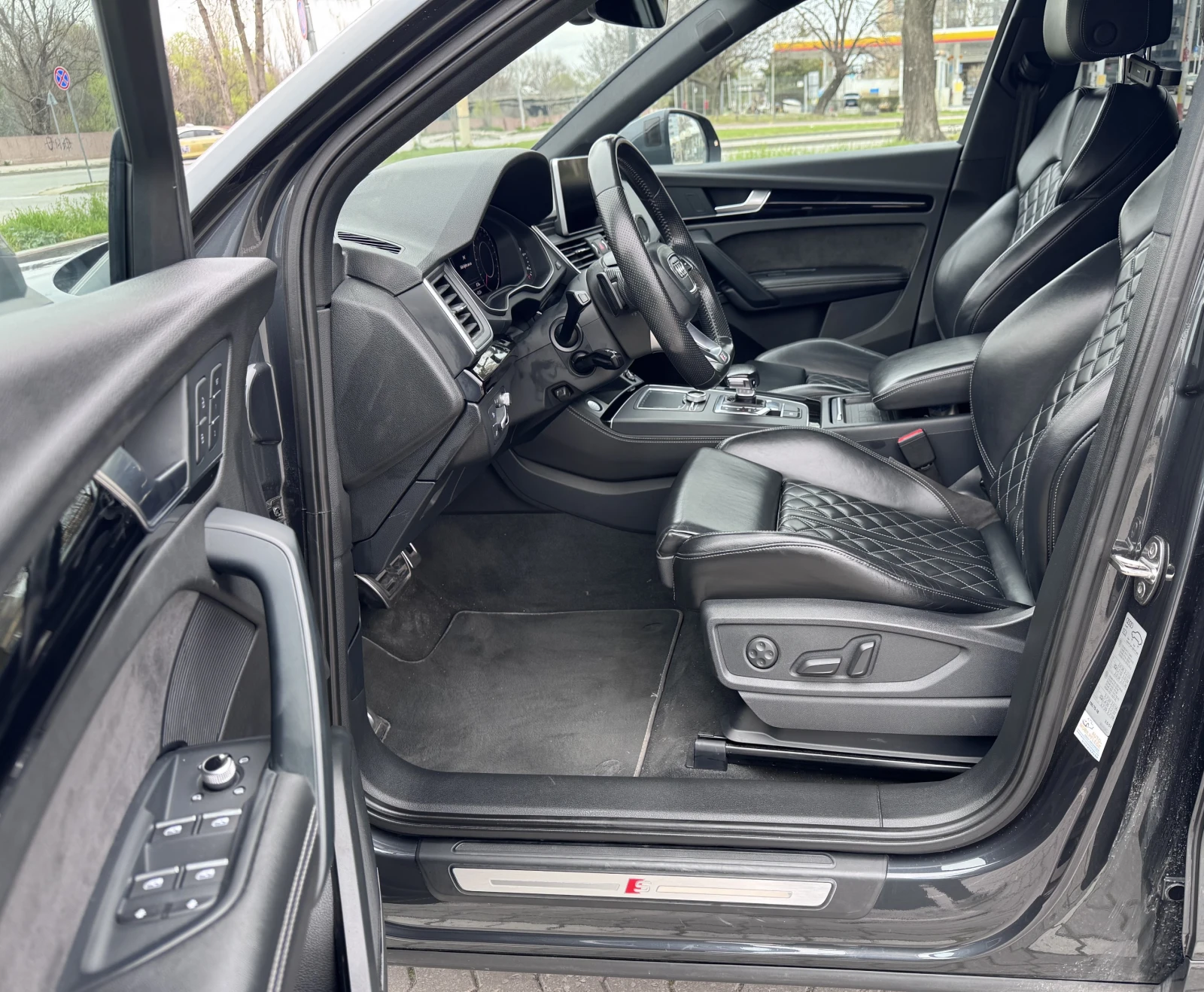 Audi Q5 3.0 TDI/Възд/Distronic/Печка/360 Кам/Keyless, снимка 14 - Автомобили и джипове - 53953751