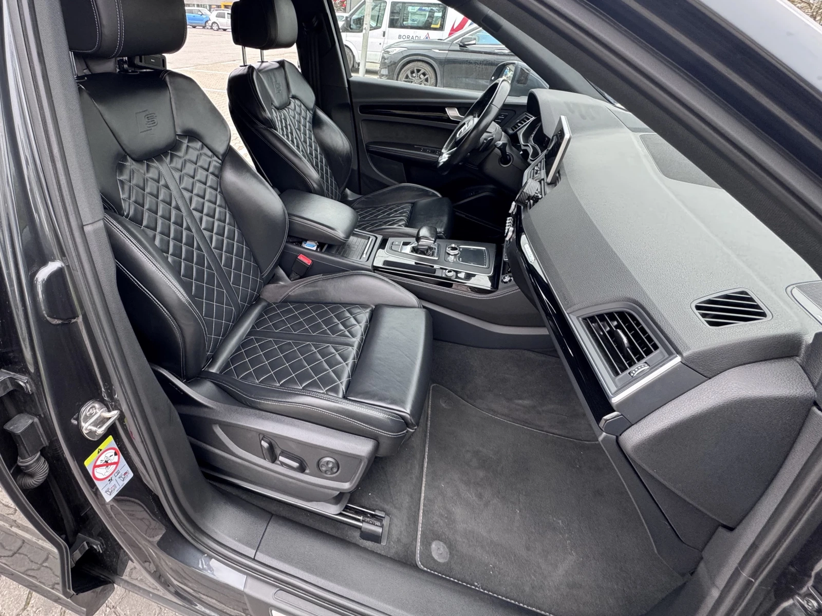Audi Q5 3.0 TDI/Възд/Distronic/Печка/360 Кам/Keyless, снимка 11 - Автомобили и джипове - 53953751