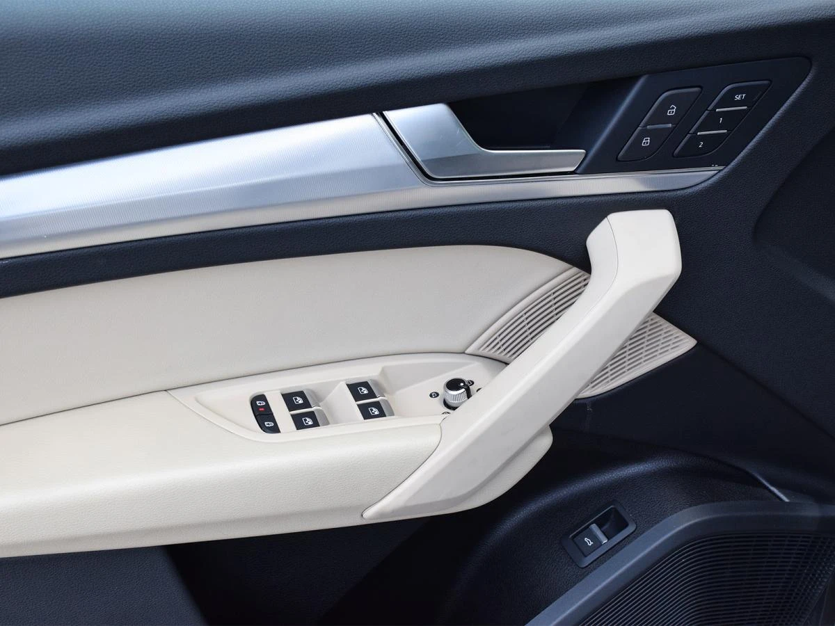 Audi Q5 * TECHNIK* * HeadUp* AвтоКредит* (ЦЕНА ДО БГ), снимка 9 - Автомобили и джипове - 55242393
