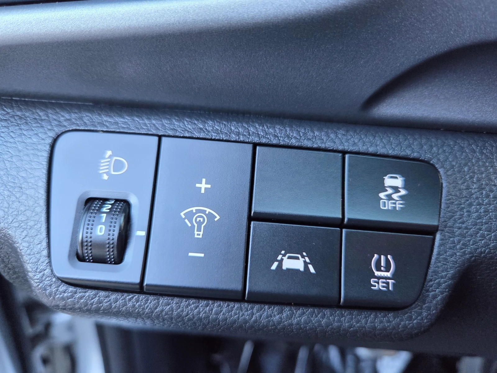 Kia Stonic 1.6 CRDI * ENERGY* * KAYLESS GO* * FULL LED * * , снимка 15 - Автомобили и джипове - 55441859
