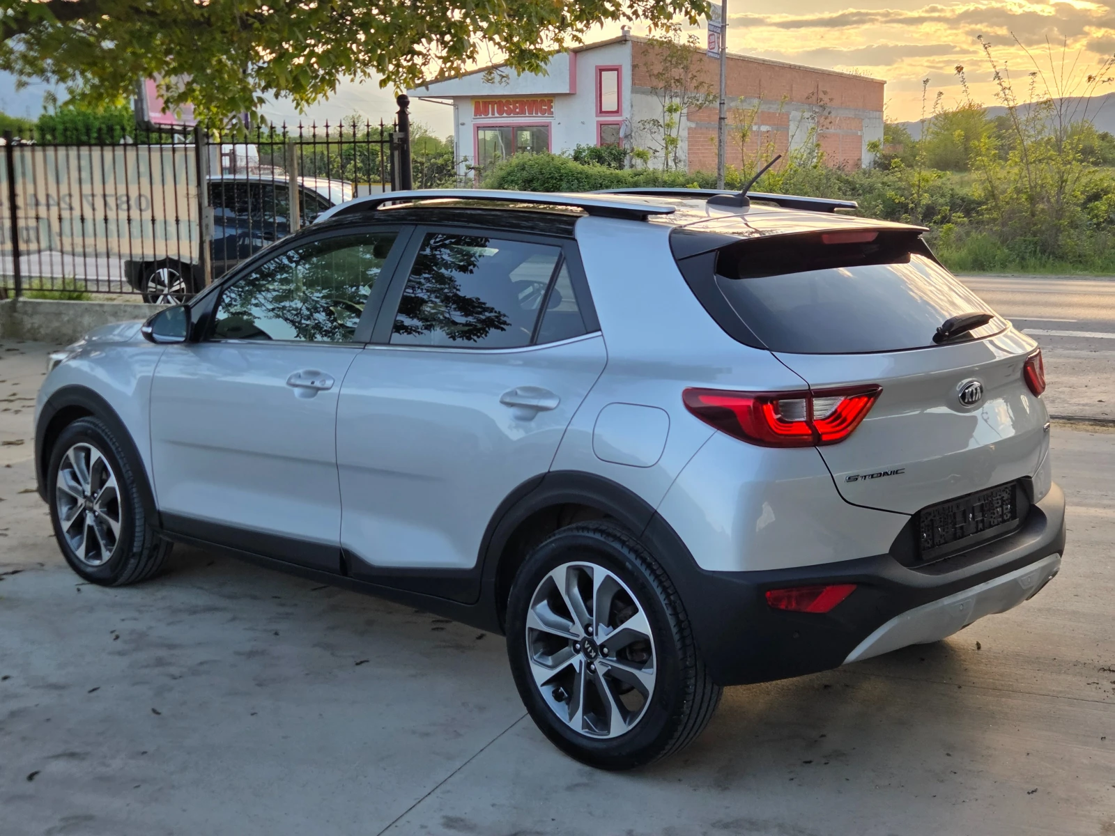 Kia Stonic 1.6 CRDI * ENERGY* * KAYLESS GO* * FULL LED * * , снимка 3 - Автомобили и джипове - 55441859