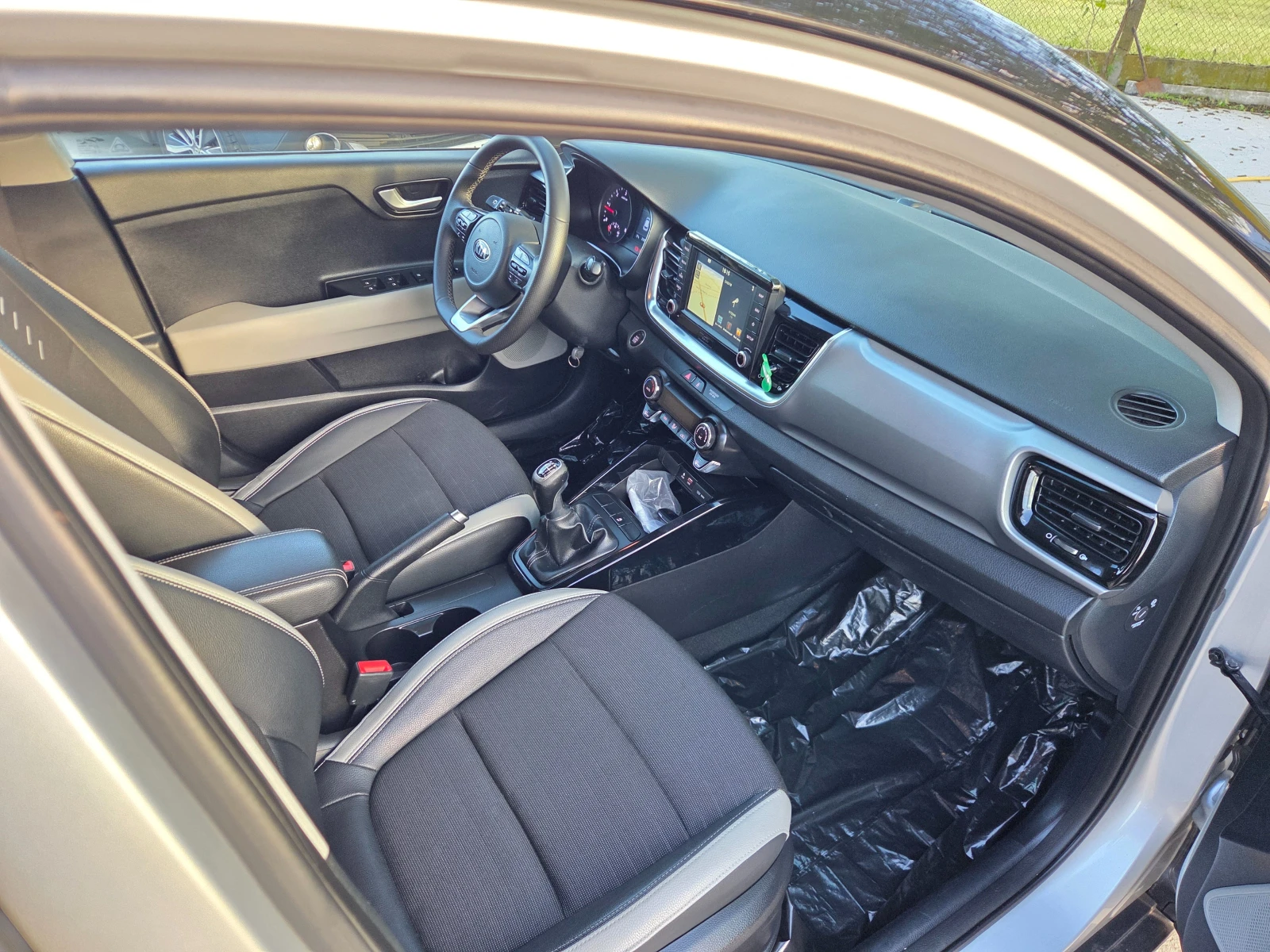Kia Stonic 1.6 CRDI * ENERGY* * KAYLESS GO* * FULL LED * * , снимка 14 - Автомобили и джипове - 55441859
