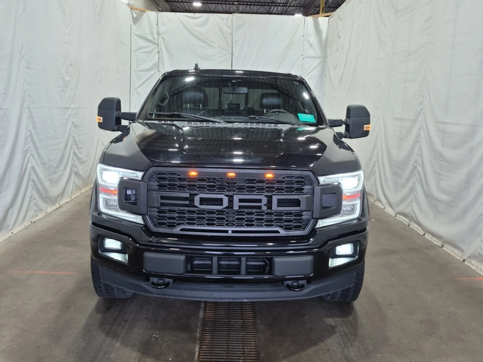 Ford F150  LARIAT CREW CAB STD BED * CARFAX , снимка 3 - Автомобили и джипове - 55815471