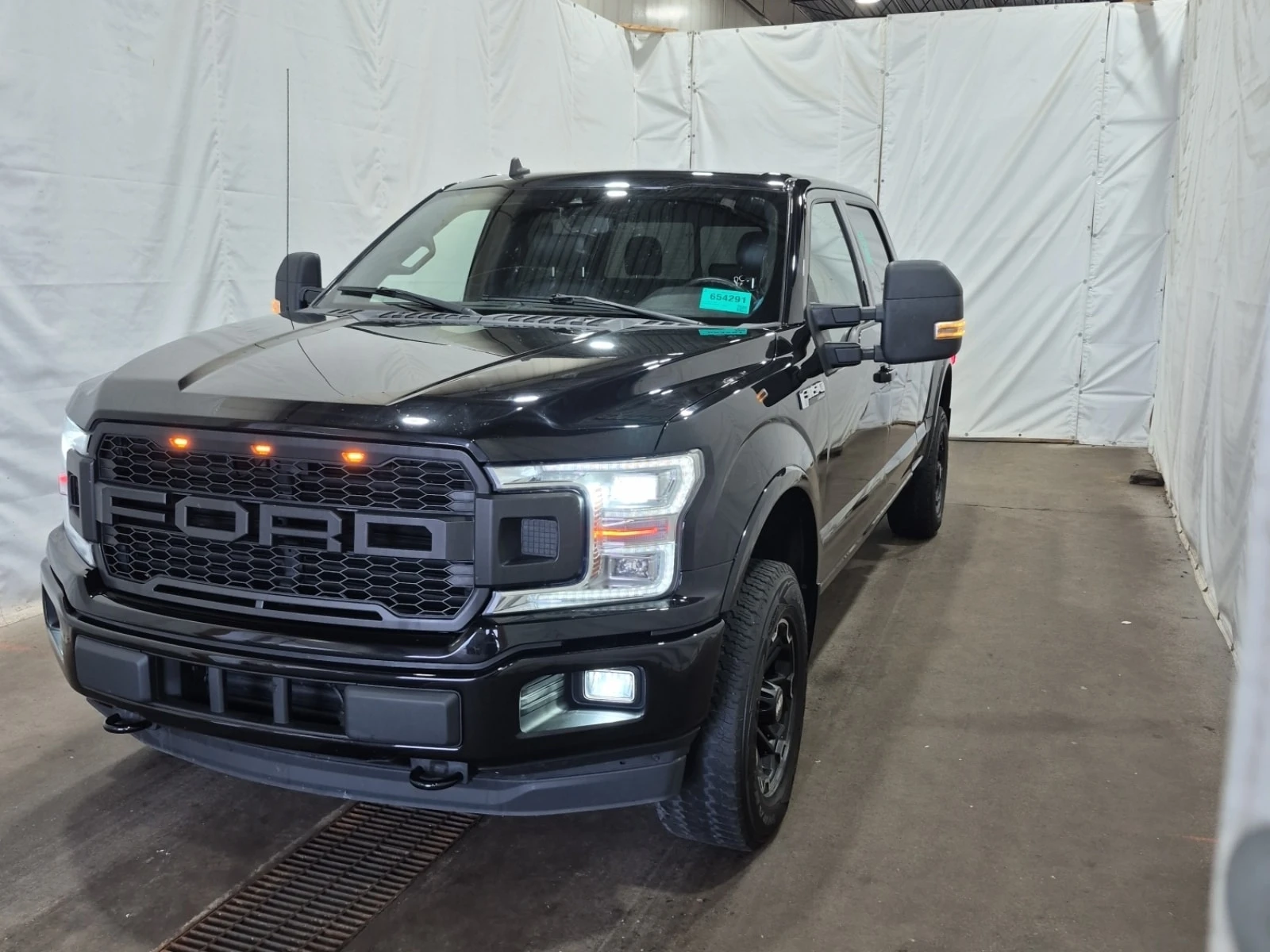 Ford F150  LARIAT CREW CAB STD BED * CARFAX 