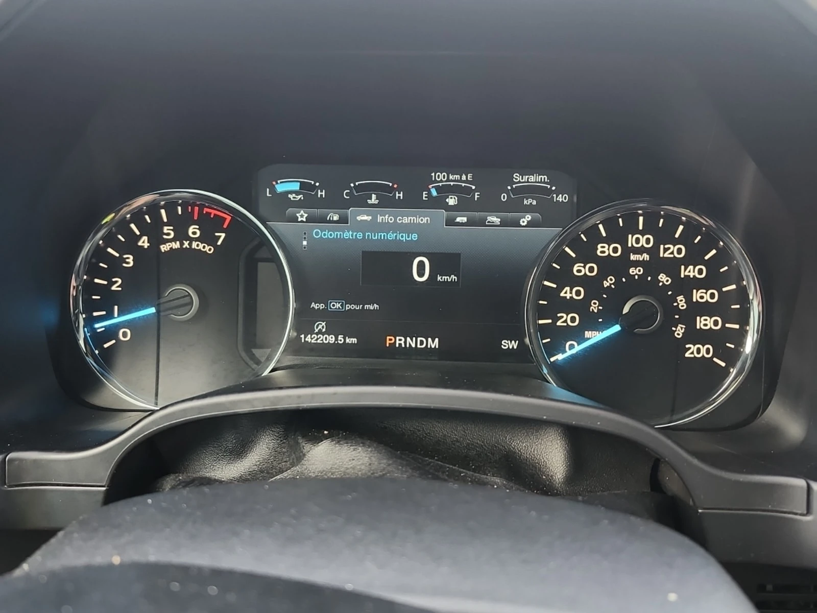 Ford F150  LARIAT CREW CAB STD BED * CARFAX , снимка 12 - Автомобили и джипове - 55815471