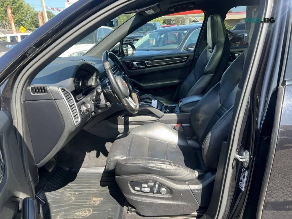 Porsche Cayenne MATRIX LED* PANO* BOSE* ПОДГРЕВ* КАМЕРА* БЕЗ АНАЛО, снимка 7 - Автомобили и джипове - 56103100