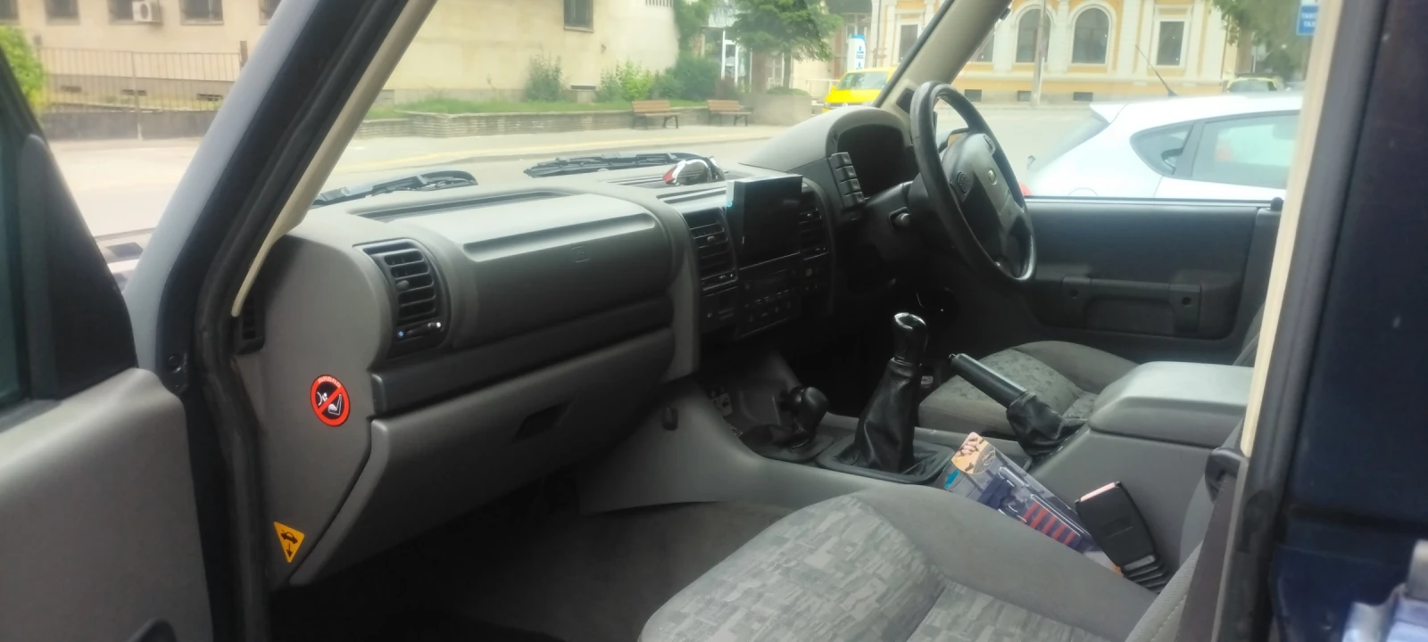 Land Rover Discovery, снимка 8 - Автомобили и джипове - 56620475
