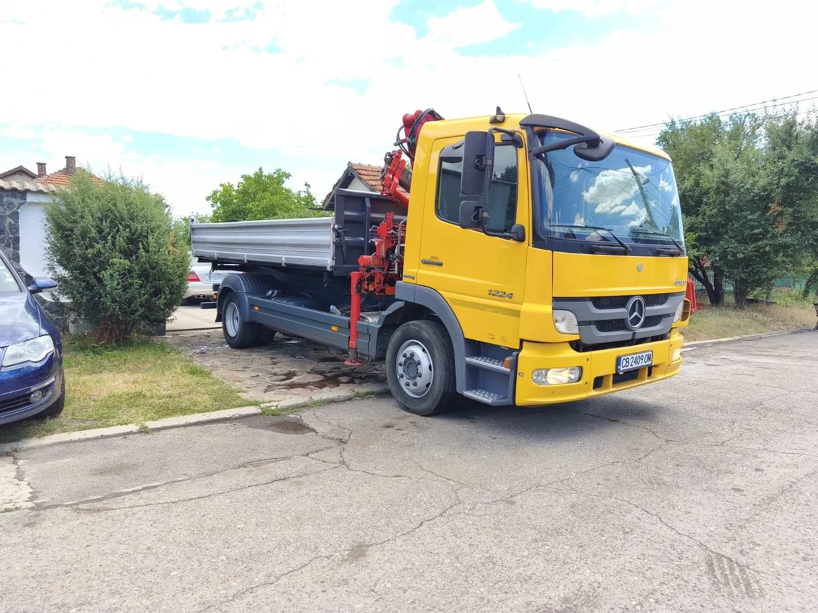 Mercedes-Benz Atego 1224 ТРИСТРАНЕН САМОСВАЛ С КРАН , снимка 2 - Камиони - 55278822