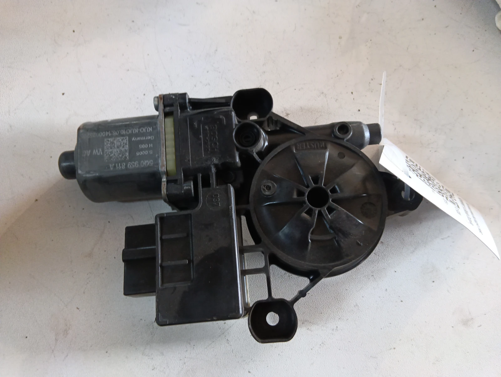 ел.машинка за задно ляво  5Q0959811A Skoda Octavia