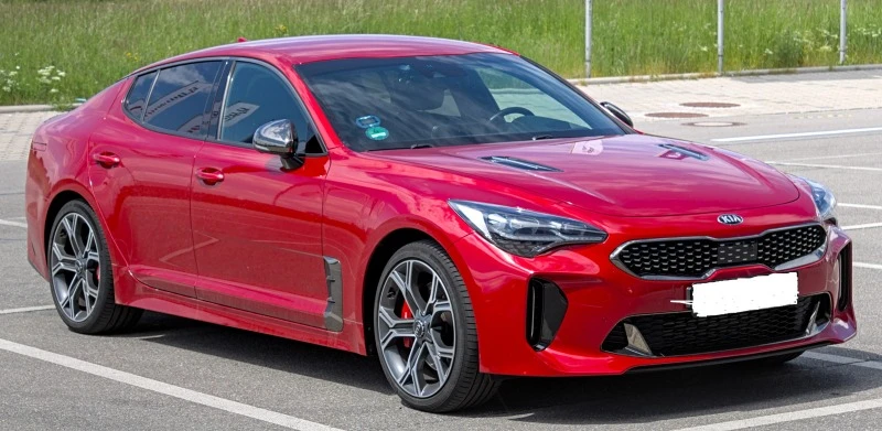 Kia Stinger, снимка 1 - Автомобили и джипове - 46152710