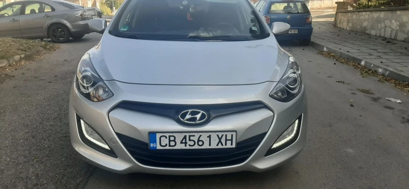 Hyundai I30 Газ бензин, снимка 3 - Автомобили и джипове - 47016296