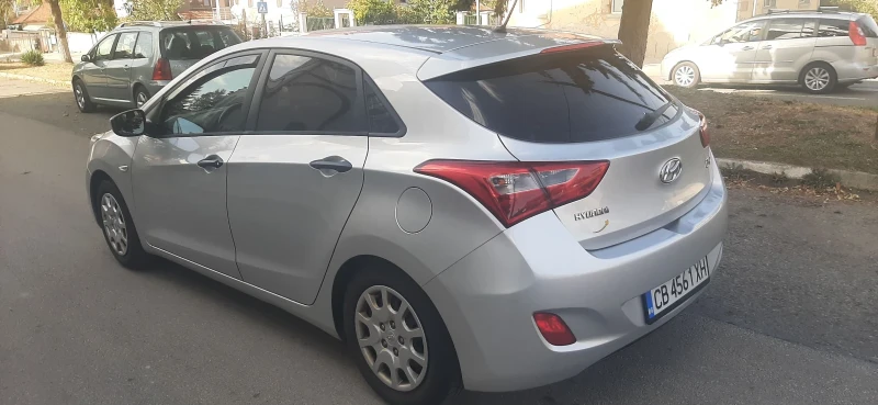 Hyundai I30 Газ бензин, снимка 6 - Автомобили и джипове - 47016296